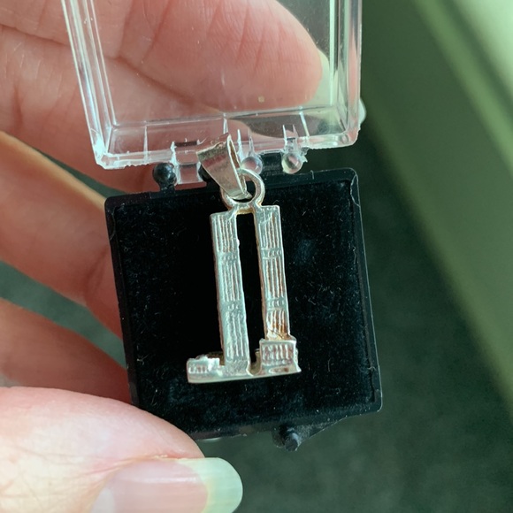 Collectible Silver 925 Twin Towers Pendant - Picture 2 of 2
